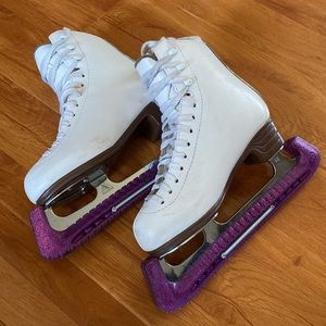 Jackson Artiste girls ice skate size 3.5